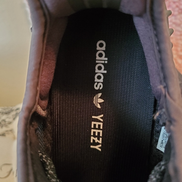 Yeezy Boost 350 V2 Triple black - Picture 2 of 6
